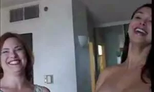 ویدئوی پورنو - روسری مو در دوشیزه و مناطق عفونی است گروه کانال سکسی
