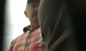 ویدئوی پورنو - دو مرد جمع آوری یک دختر لینک یاب سک۳۰ زیبا.