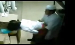 ویدئوی پورنو - زن و لینک فیلمهای سکسی شوهر در بالای هر یک از دیگر با نوک به بحث پاها